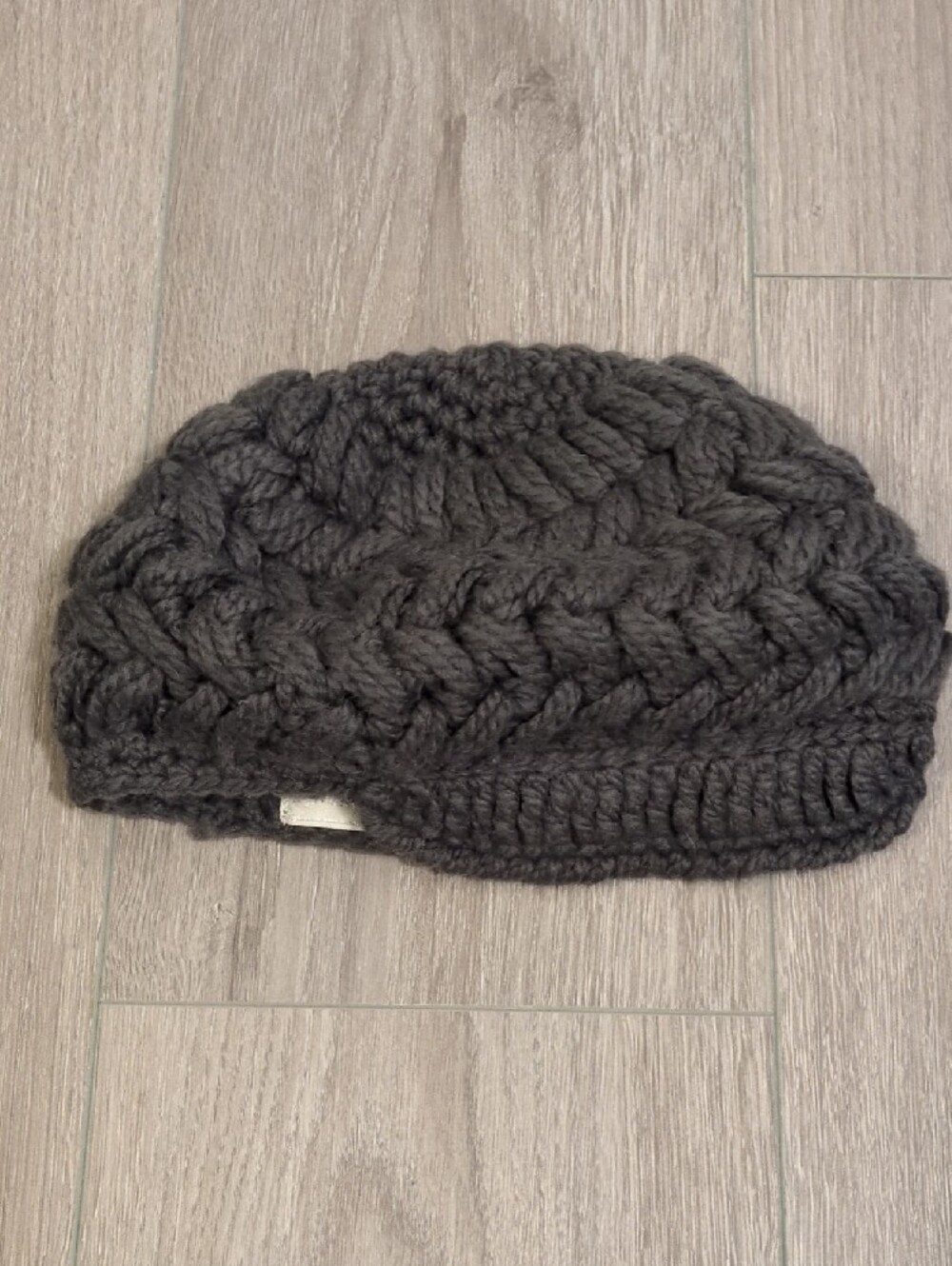 American Eagle Women's Soft Winter Cable Knit Newsboy Style Beanie In Grey
